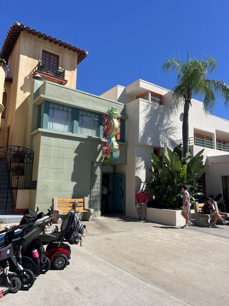 Tune-In Lounge Disney’s Hollywood Studios